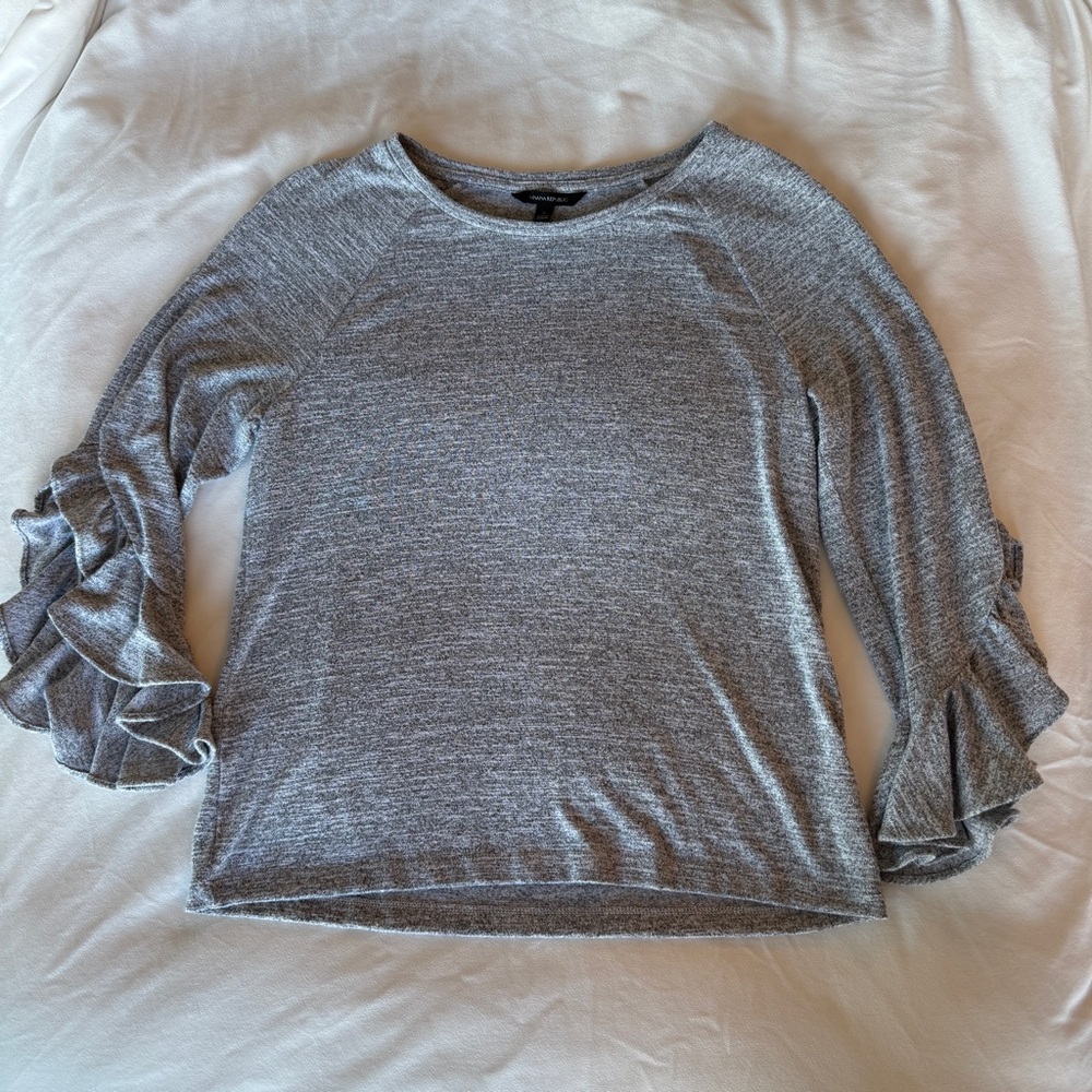 Cute heather grey BR banana republic 3/4 ruffle sleeve sweater sz small